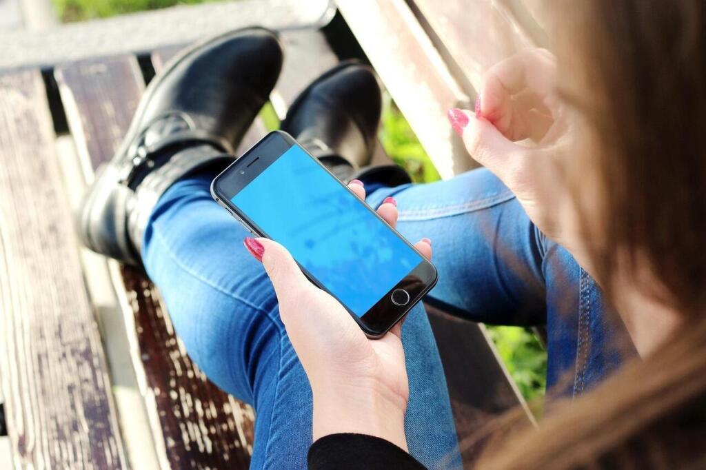 Kuinka matkapuhelimista on tullut keskeinen työkalu digitaalisiin sijoituksiin ja maksuihin